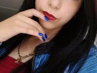 Picture of the sexy profile of Chelsee, for a very hot webcam live show !