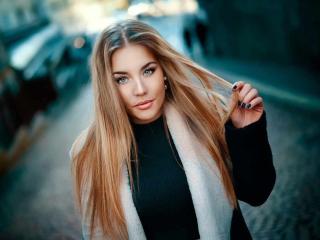 Picture of the sexy profile of PolinaWins, for a very hot webcam live show !