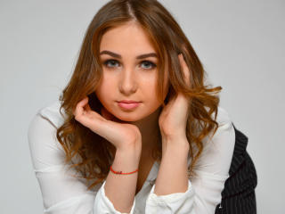 Picture of the sexy profile of SonorousChord, for a very hot webcam live show !